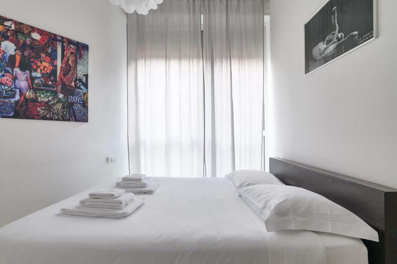 Prestige Boutique Homes - Duomo 1 ミラノ エクステリア 写真