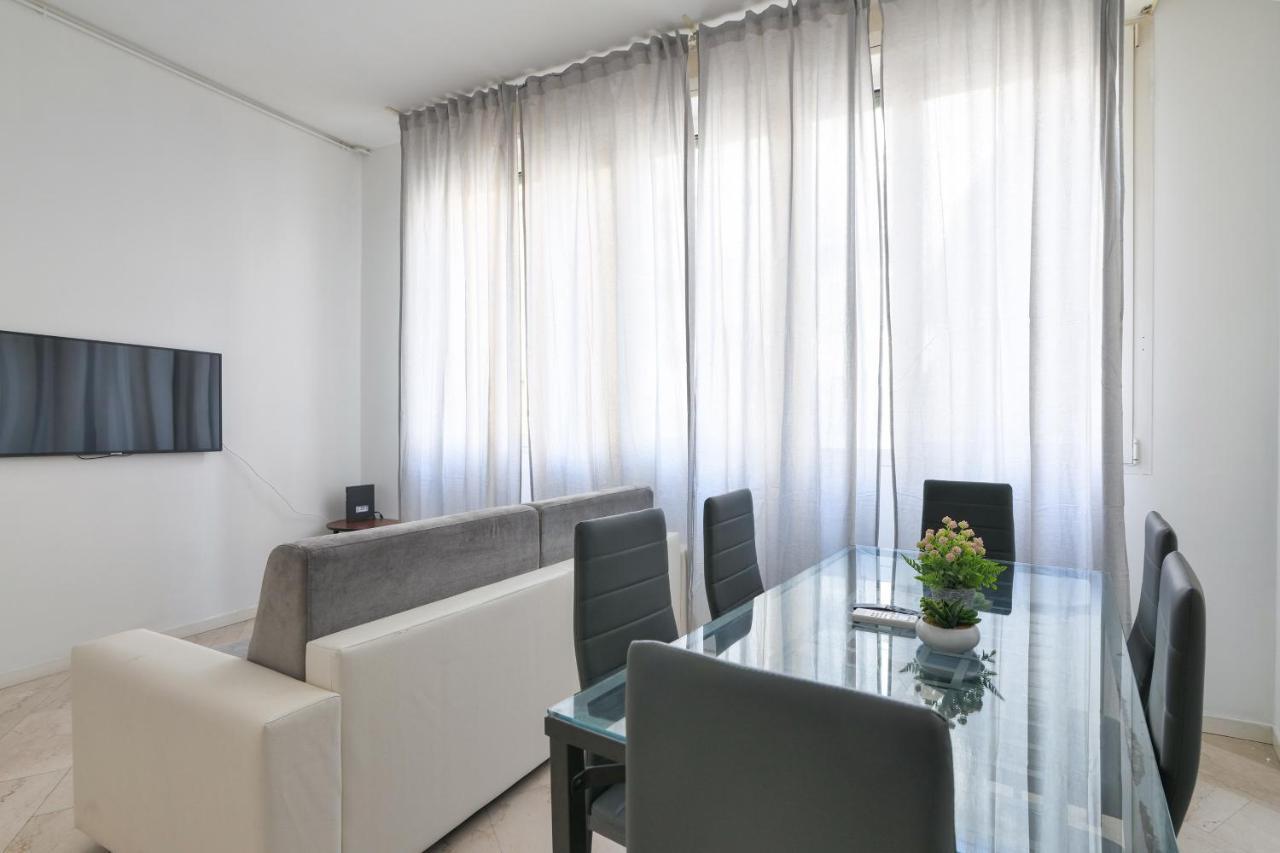 Prestige Boutique Homes - Duomo 1 ミラノ エクステリア 写真