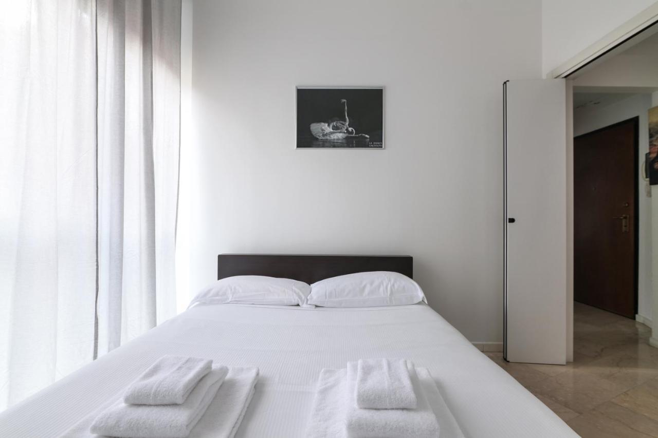 Prestige Boutique Homes - Duomo 1 ミラノ エクステリア 写真